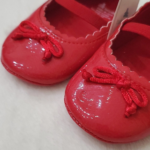 NWT Baby Gap Red Scallop Edge Bow Soft Shoes Baby Girl 6-12 Months - Picture 4 of 9